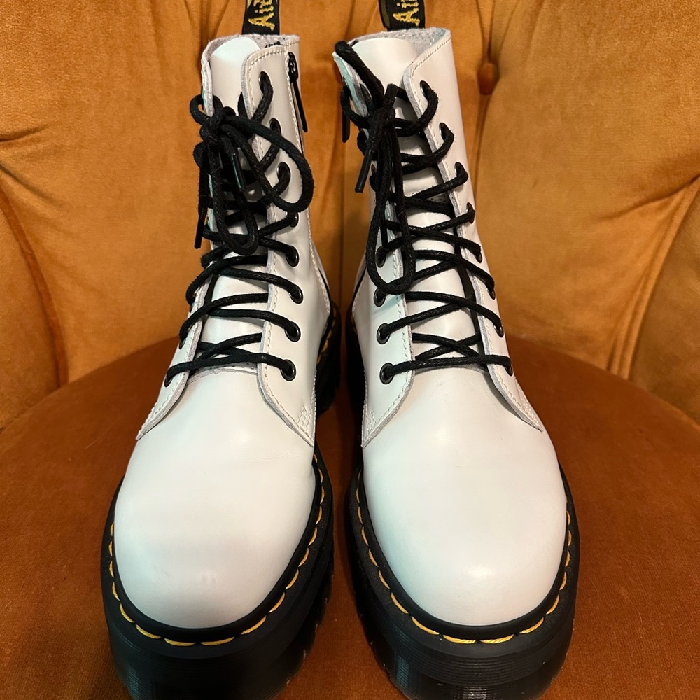 Dr. Marten Jadon